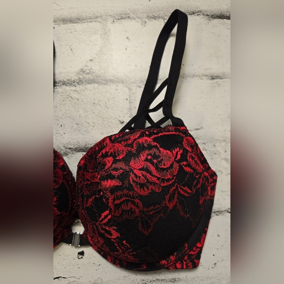 La Senza Black Red Lace Front Close Bra 32DD Underwire - Picture 3 of 12